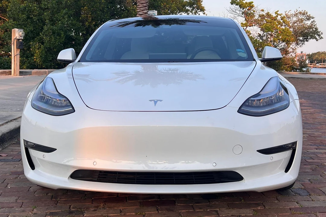 2021 Tesla Model 3 Performance - Image 2 of 31