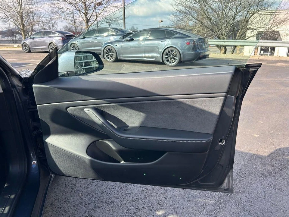 2021 Tesla Model 3 Performance - Image 12 of 17
