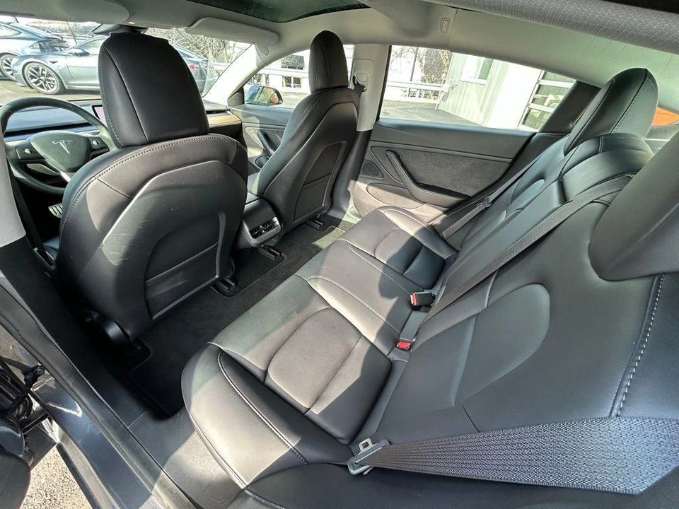 2021 Tesla Model 3 Performance - Image 11 of 17