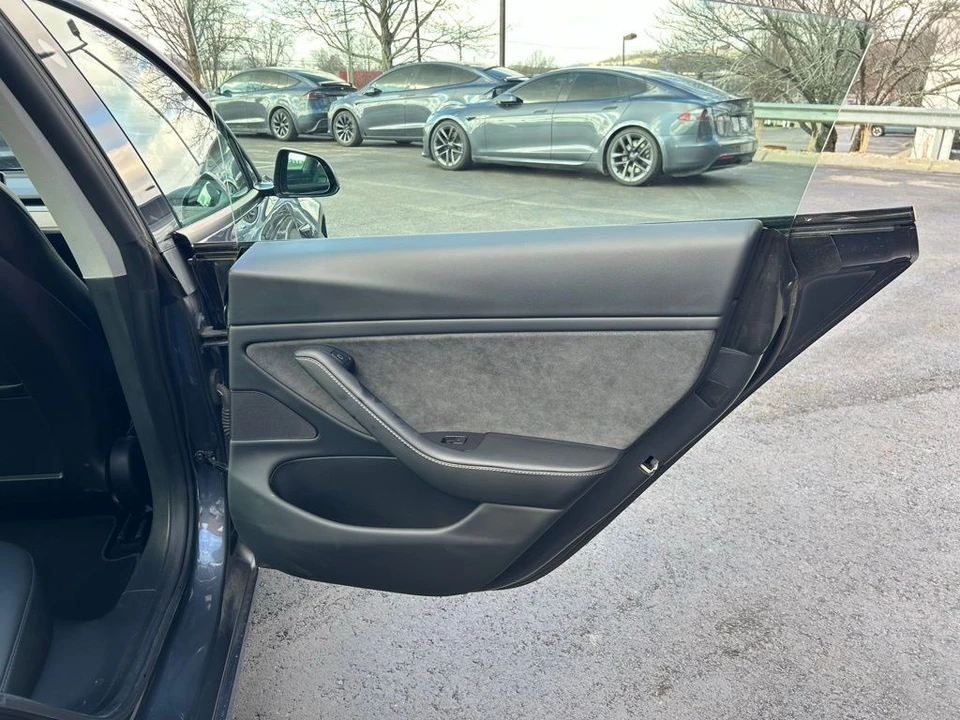 2021 Tesla Model 3 Performance - Image 8 of 17