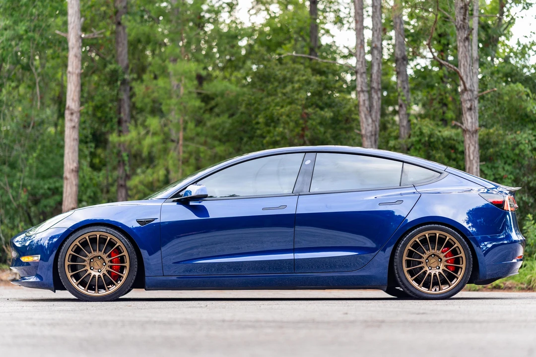 2021 Tesla Model 3 Performance - Image 3 of 31