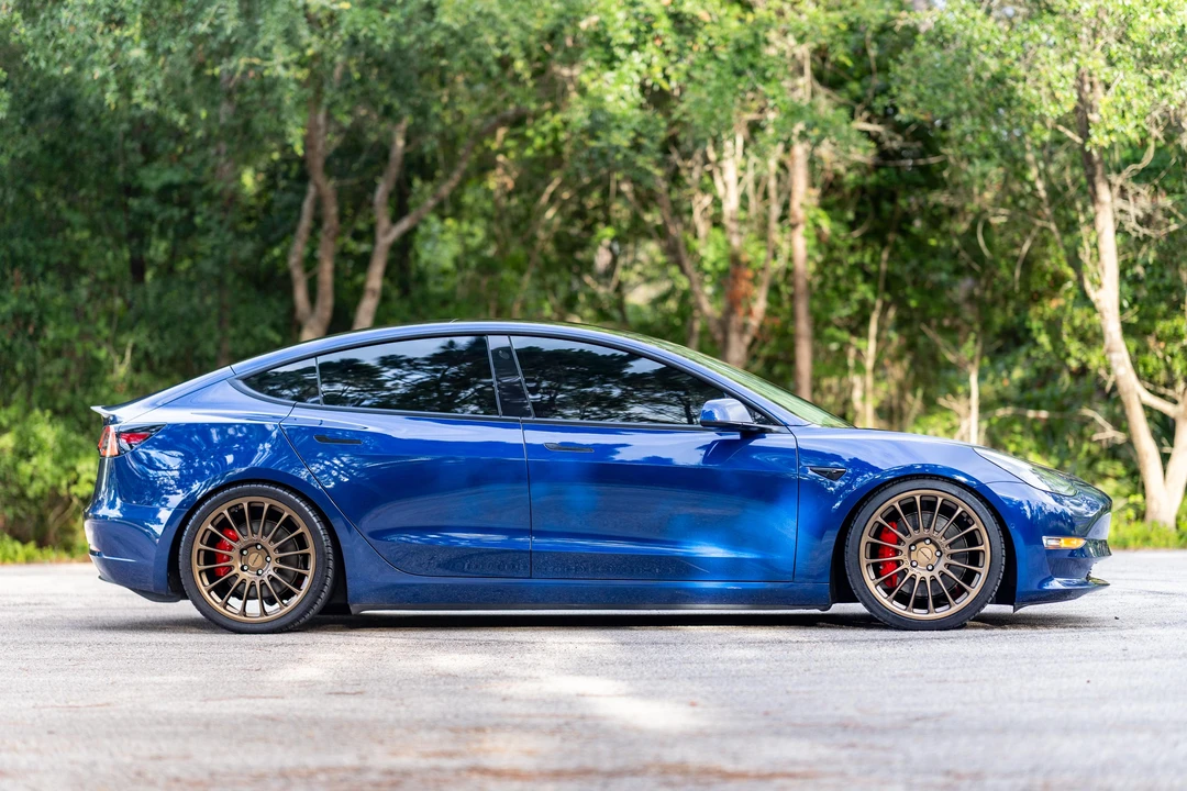 2021 Tesla Model 3 Performance - Image 12 of 31