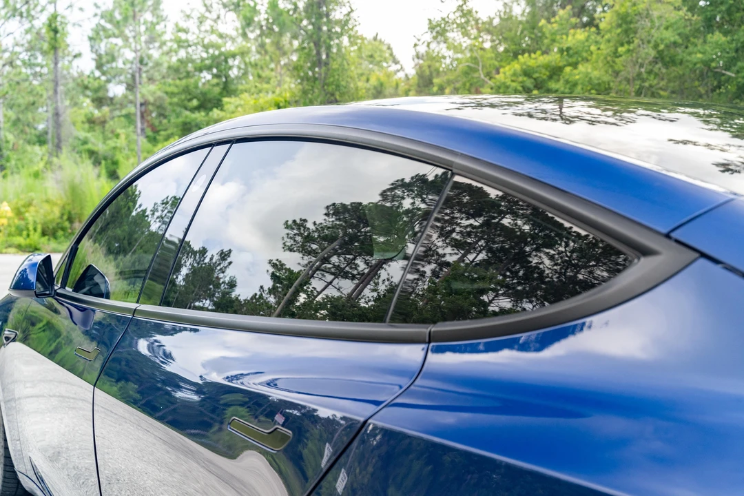 2021 Tesla Model 3 Performance - Image 28 of 31