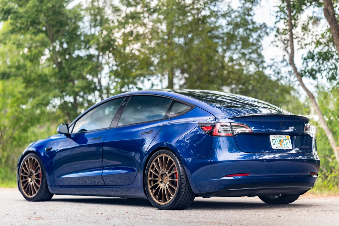 2021 Tesla Model 3 Performance - Image 9 of 31