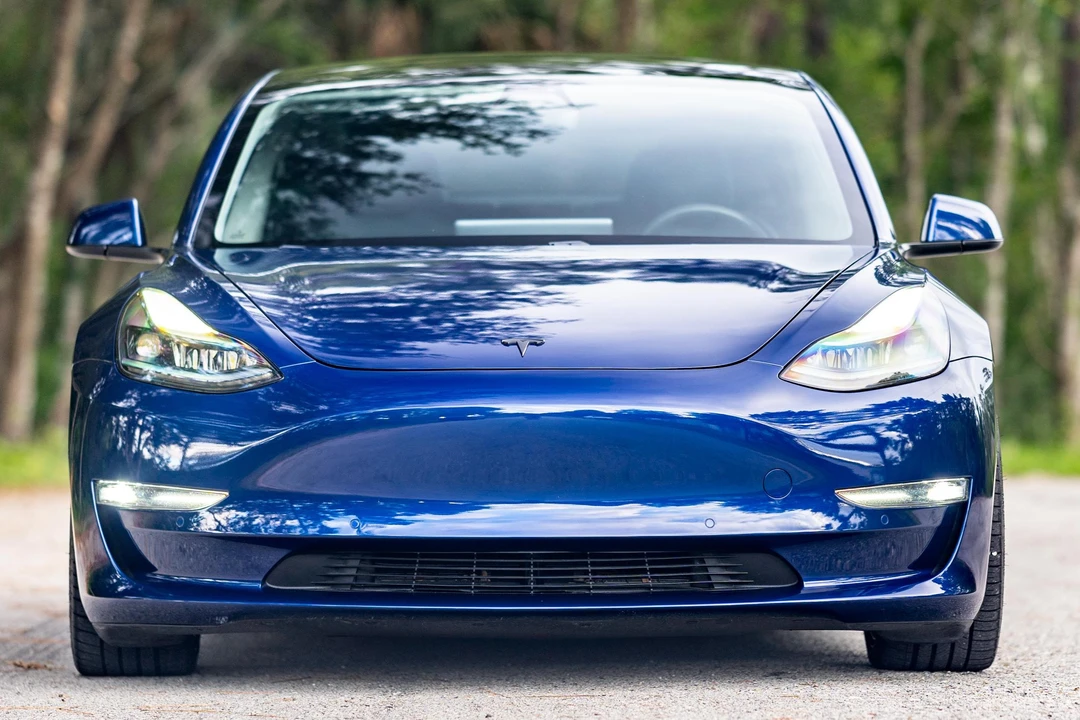 2021 Tesla Model 3 Performance - Image 2 of 31