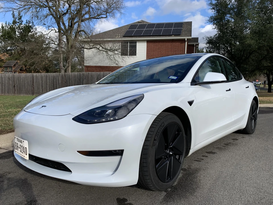2021 Tesla Model 3 Performance - Image 8 of 31
