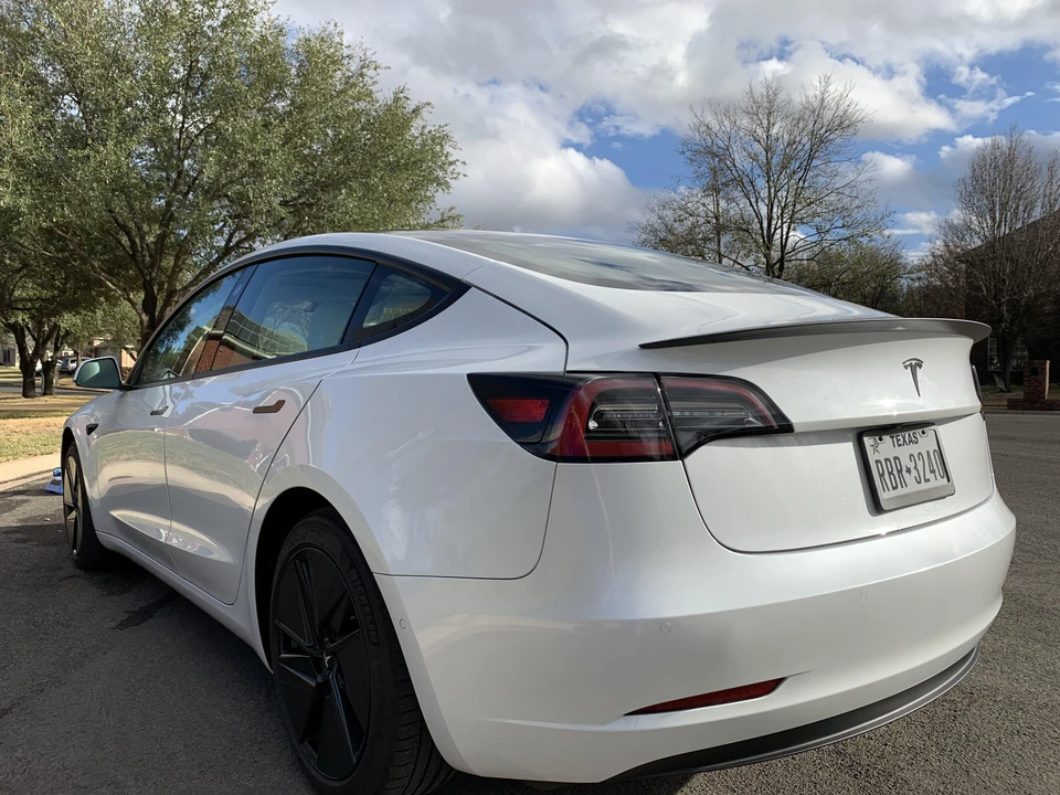 2021 Tesla Model 3 Performance - Image 11 of 31