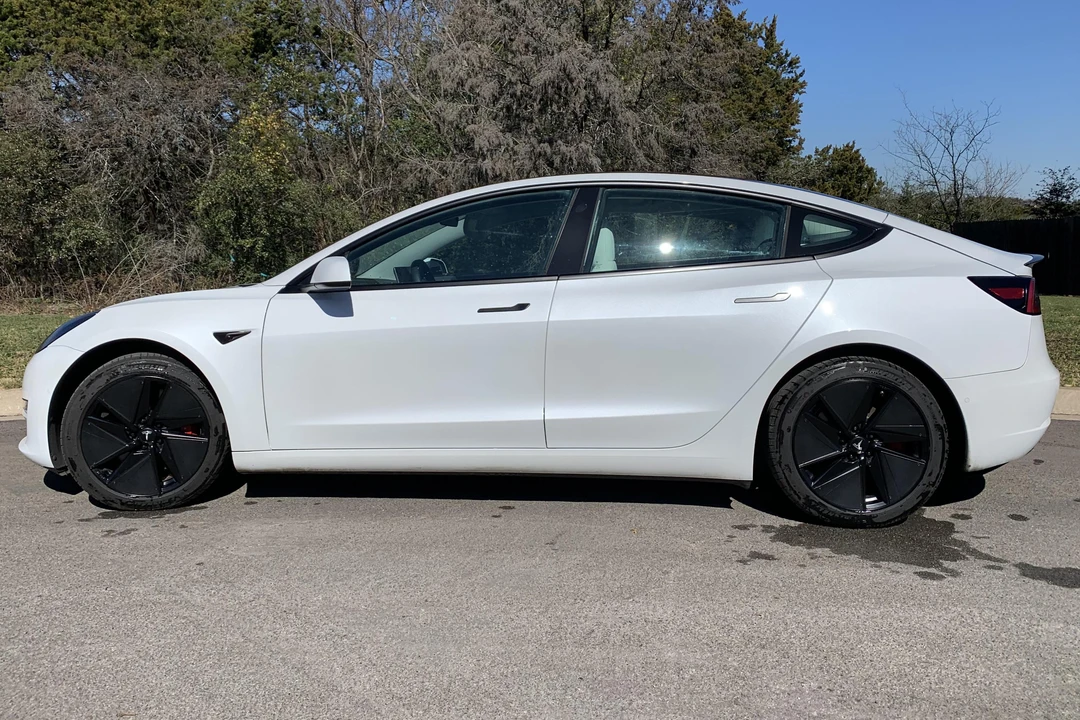 2021 Tesla Model 3 Performance - Image 3 of 31