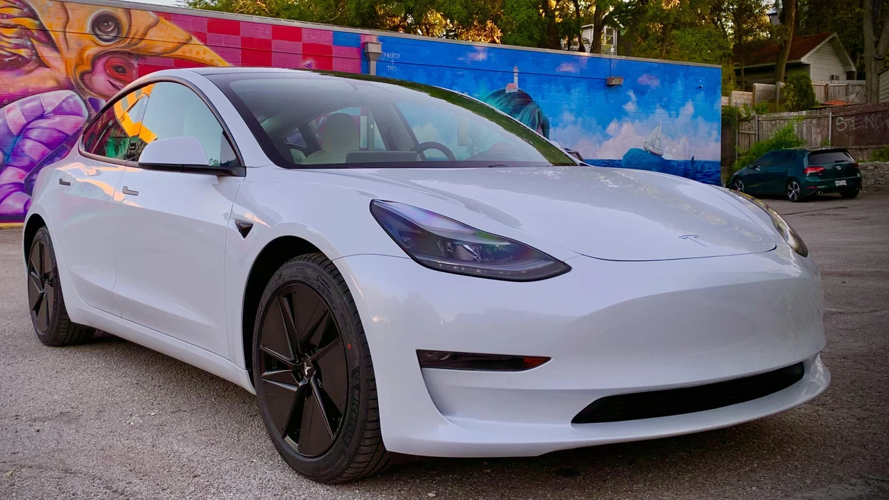 2021 Tesla Model 3 Performance - Image 16 of 31
