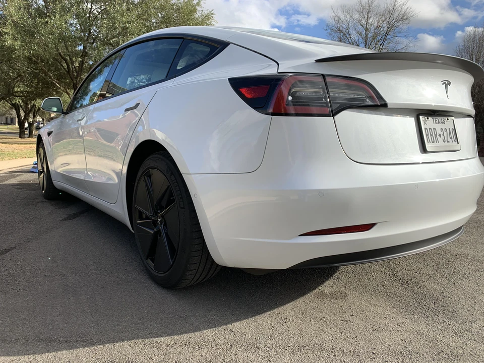 2021 Tesla Model 3 Performance - Image 12 of 31
