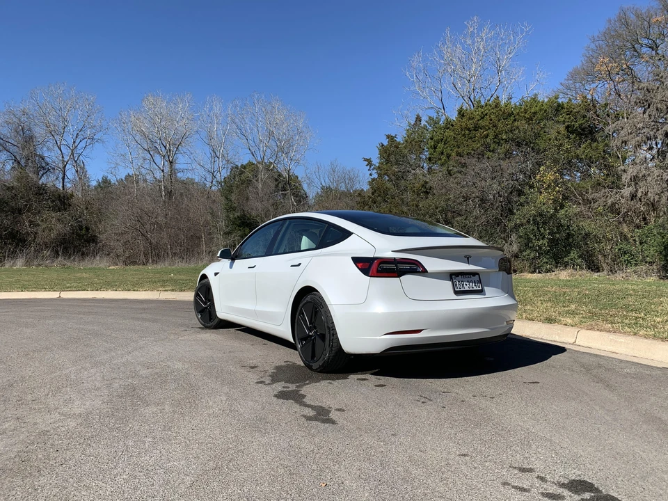 2021 Tesla Model 3 Performance - Image 10 of 31