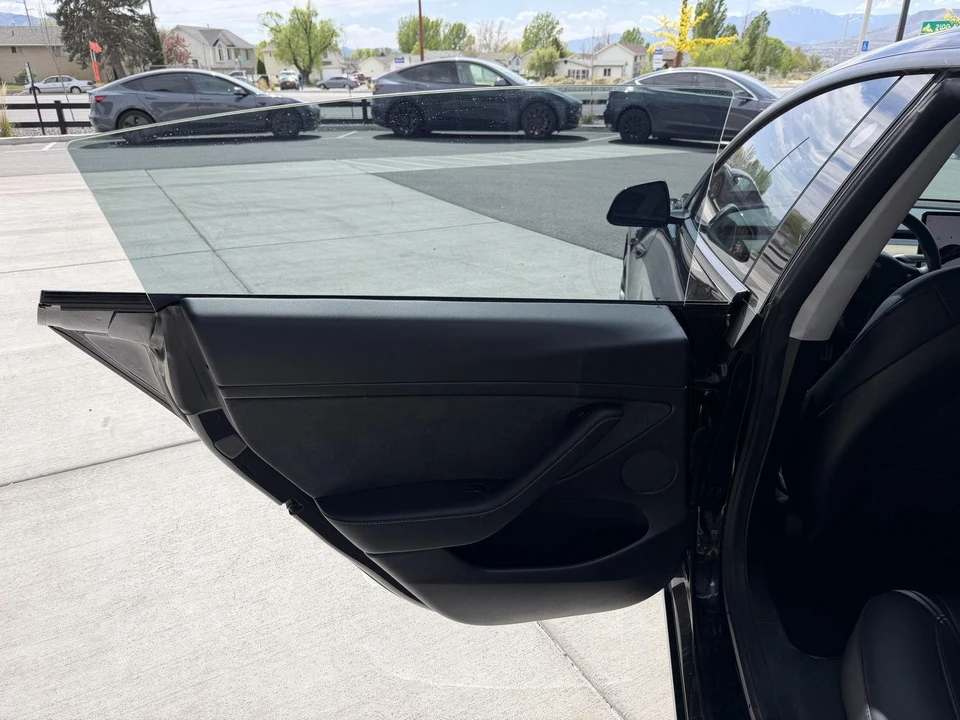 2021 Tesla Model 3 Performance - Image 14 of 21