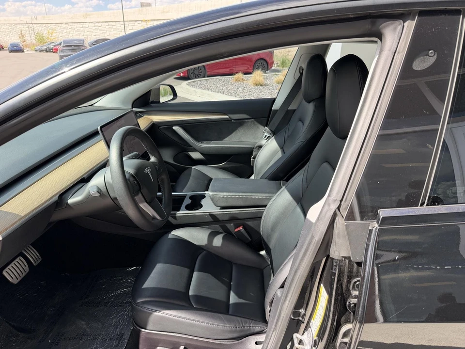 2021 Tesla Model 3 Performance - Image 12 of 21
