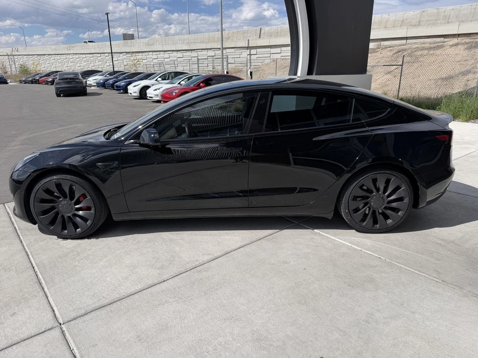 2021 Tesla Model 3 Performance - Image 5 of 21