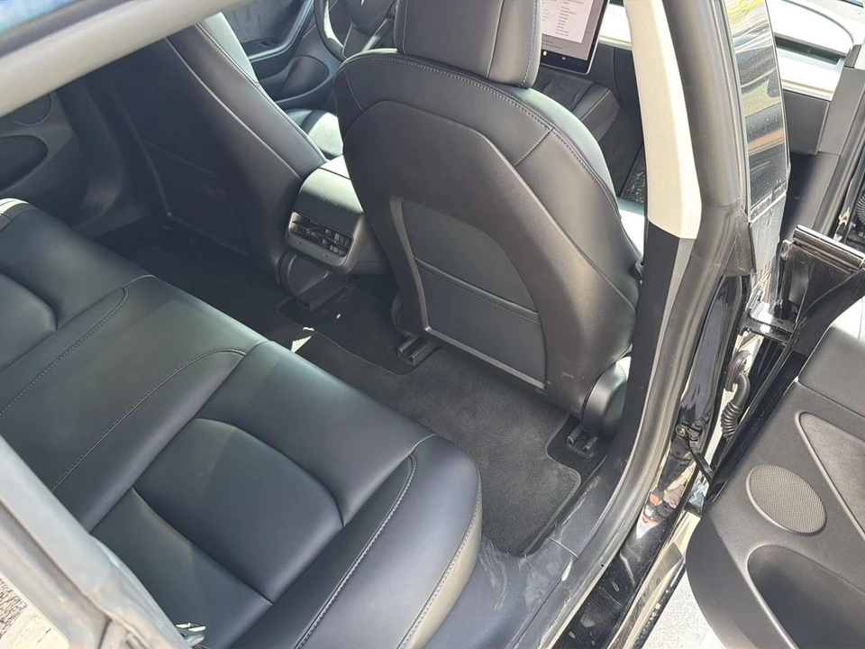 2021 Tesla Model 3 Performance - Image 20 of 21