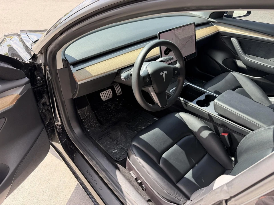 2021 Tesla Model 3 Performance - Image 13 of 21