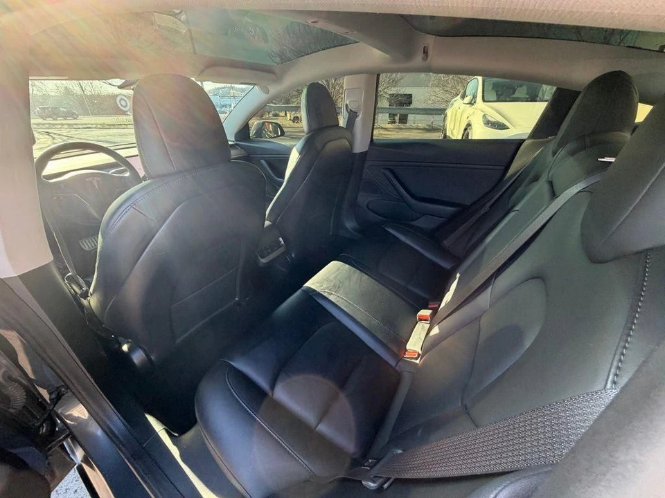 2021 Tesla Model 3 Performance - Image 9 of 15