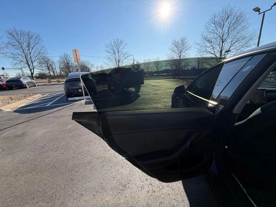 2021 Tesla Model 3 Performance - Image 8 of 15
