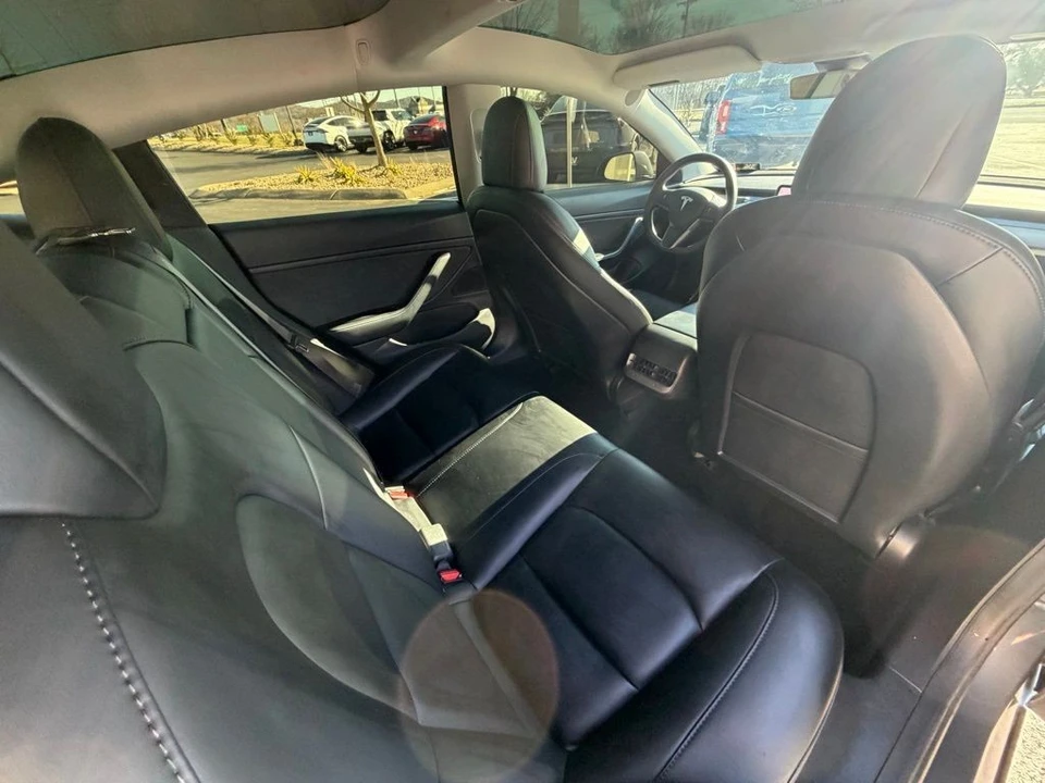2021 Tesla Model 3 Performance - Image 13 of 15