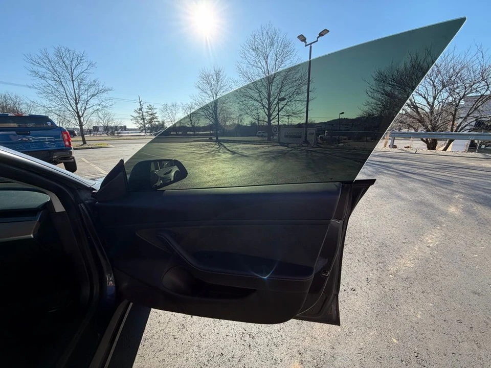 2021 Tesla Model 3 Performance - Image 10 of 14