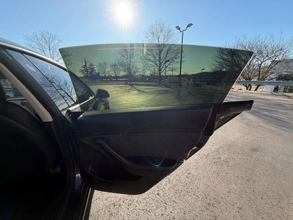 2021 Tesla Model 3 Performance - Image 12 of 15