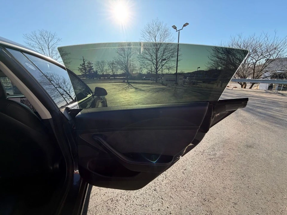 2021 Tesla Model 3 Performance - Image 12 of 15