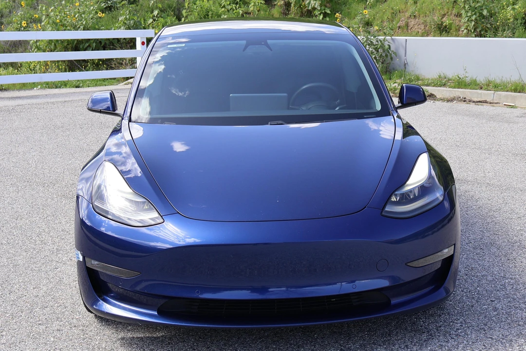 2021 Tesla Model 3 Performance - Image 2 of 31