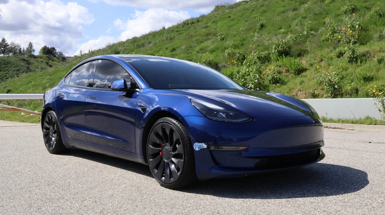 2021 Tesla Model 3 Performance - Image 10 of 31