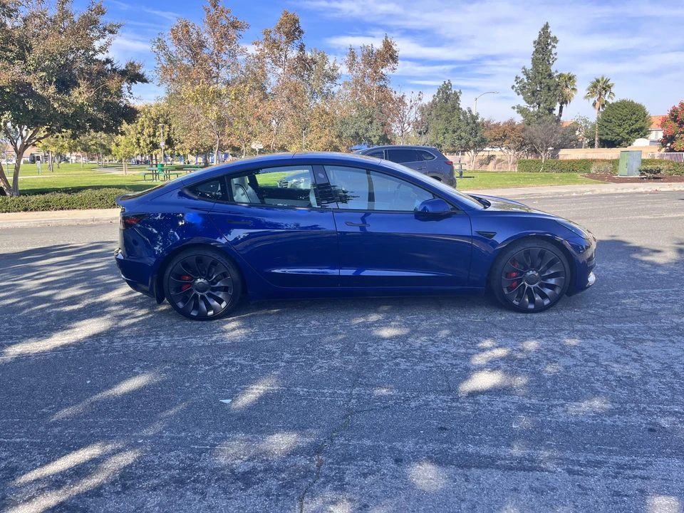 2021 Tesla Model 3 Performance - Image 19 of 31