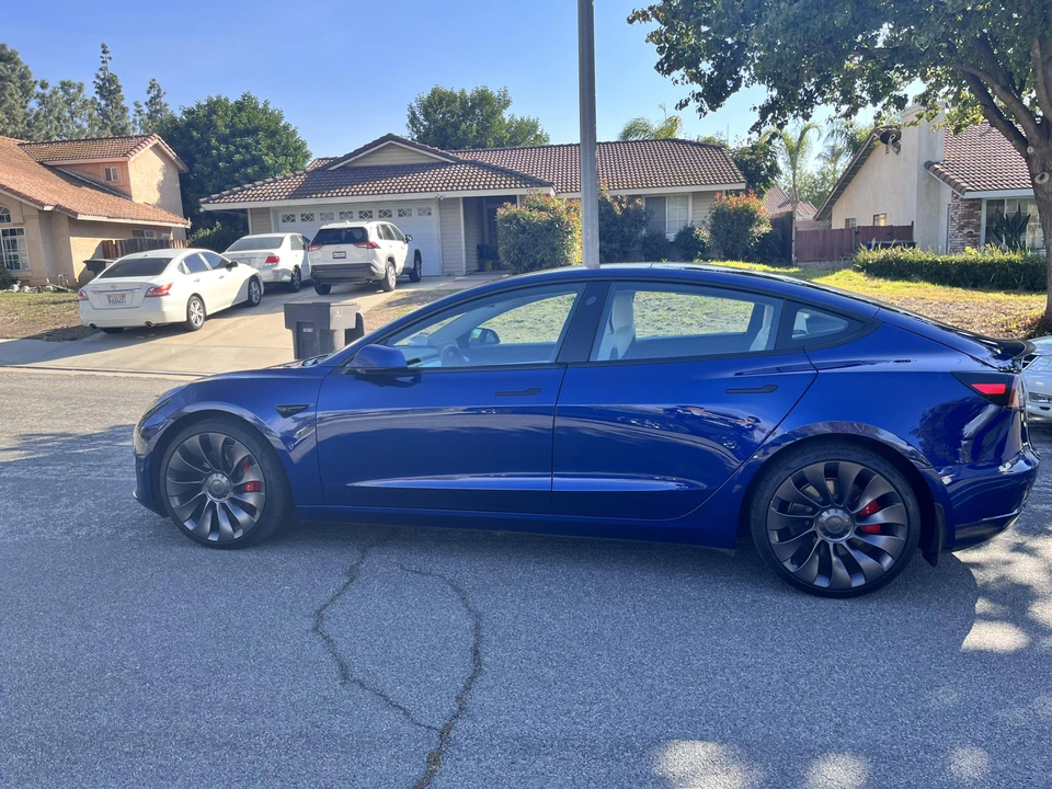 2021 Tesla Model 3 Performance - Image 15 of 31