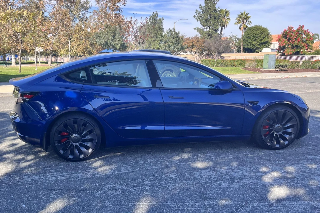 2021 Tesla Model 3 Performance - Image 3 of 31