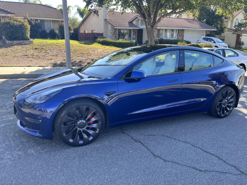 2021 Tesla Model 3 Performance - Image 14 of 31