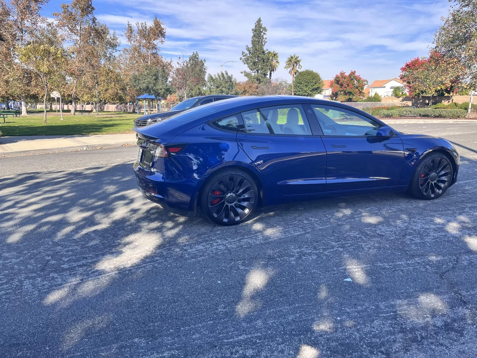 2021 Tesla Model 3 Performance - Image 18 of 31