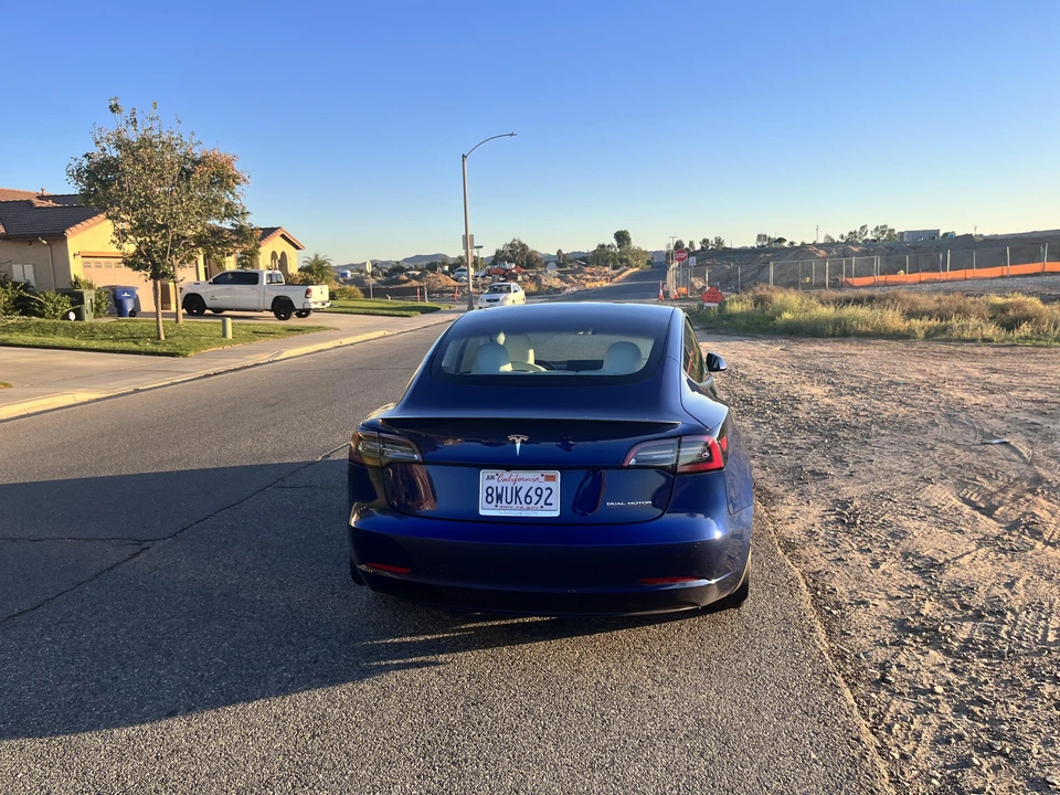 2021 Tesla Model 3 Performance - Image 28 of 31