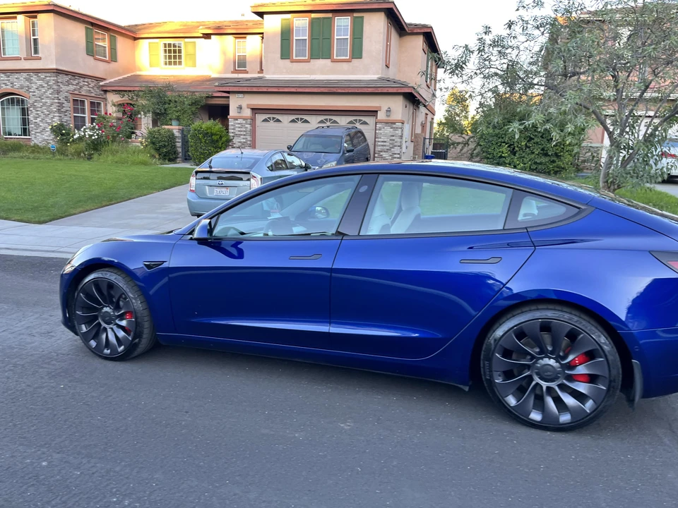2021 Tesla Model 3 Performance - Image 16 of 31