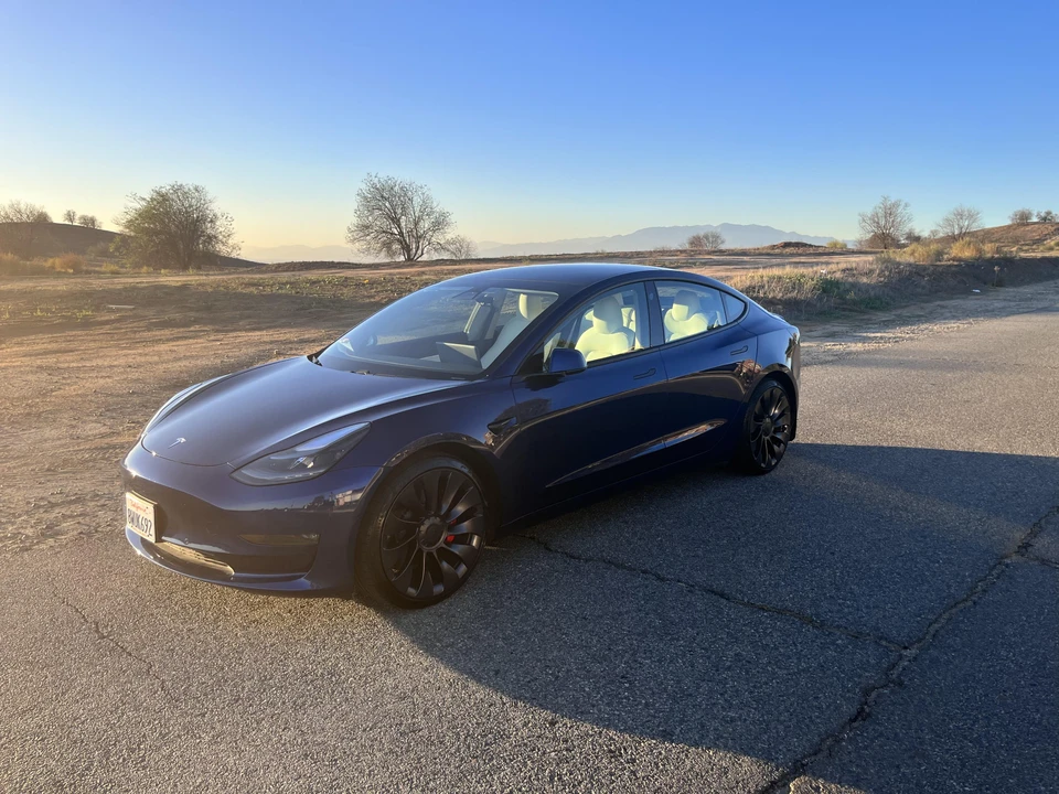 2021 Tesla Model 3 Performance - Image 26 of 31