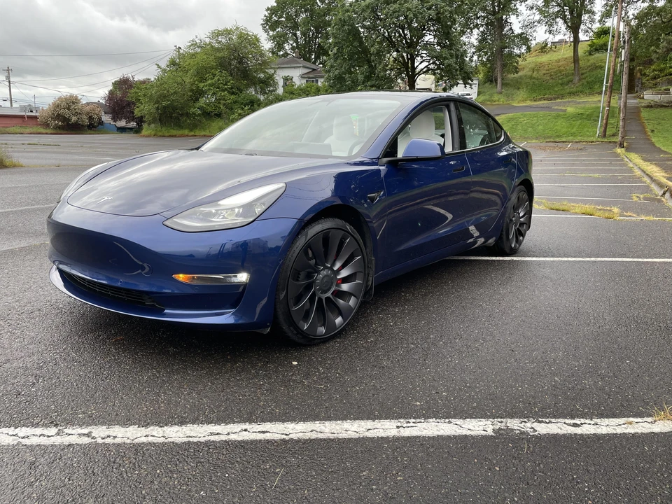 2021 Tesla Model 3 Performance - Image 10 of 31