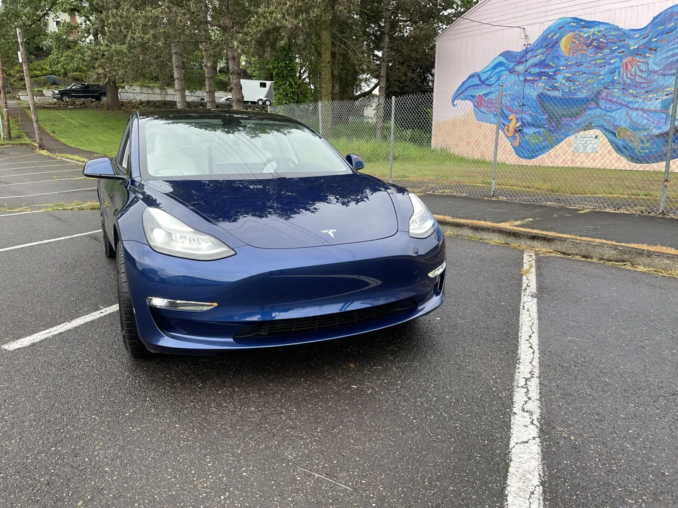 2021 Tesla Model 3 Performance - Image 24 of 31