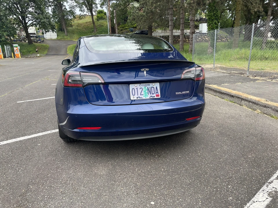 2021 Tesla Model 3 Performance - Image 17 of 31