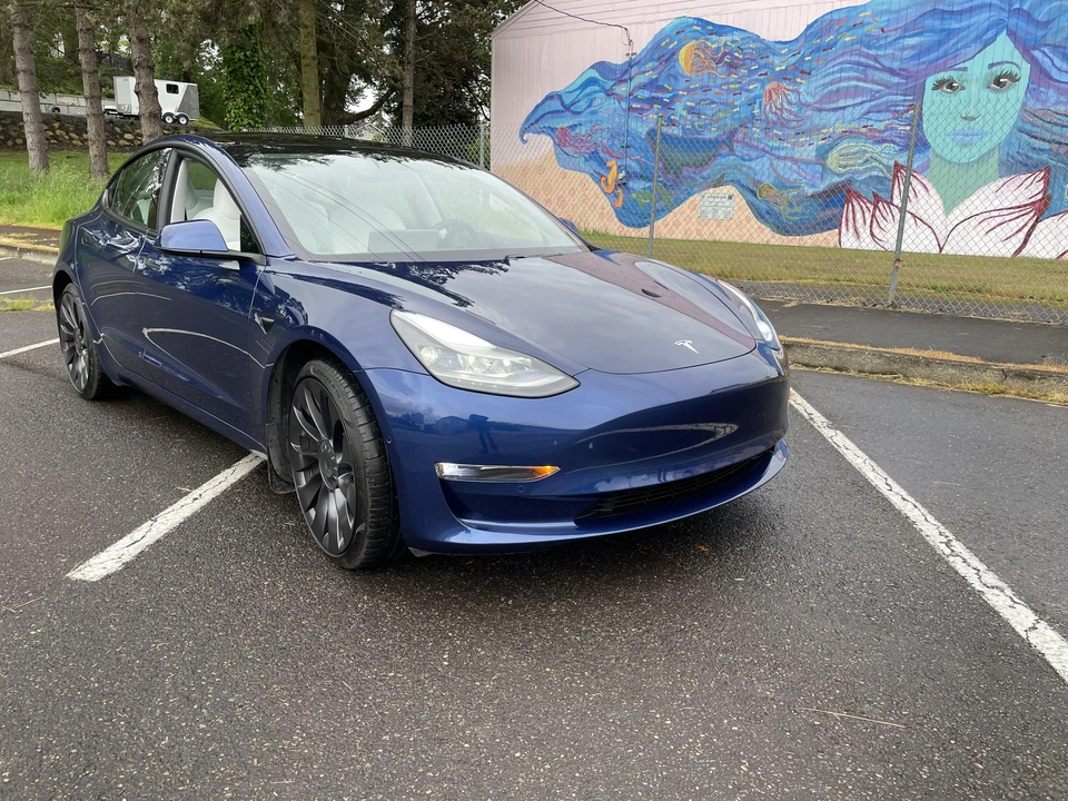 2021 Tesla Model 3 Performance - Image 23 of 31