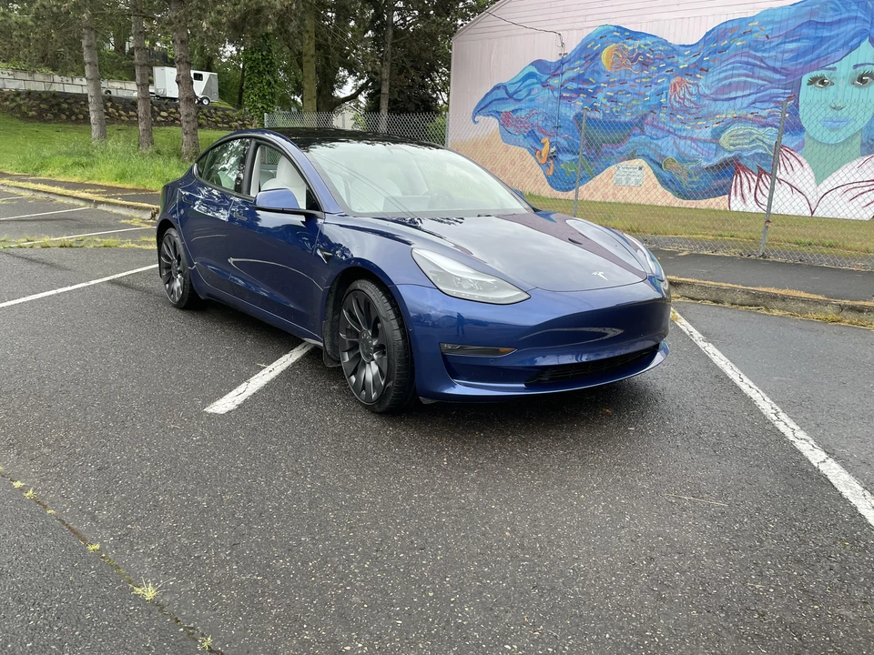 2021 Tesla Model 3 Performance - Image 22 of 31