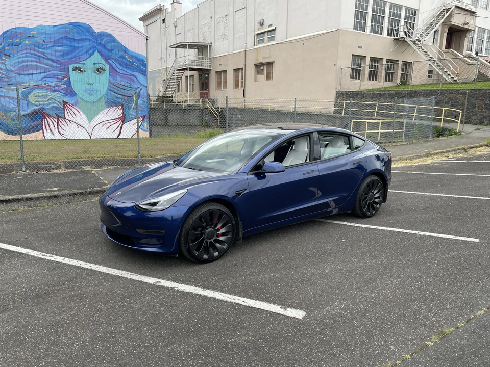 2021 Tesla Model 3 Performance - Image 11 of 31