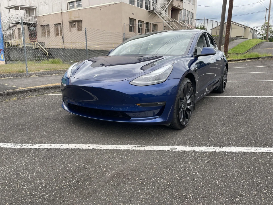 2021 Tesla Model 3 Performance - Image 9 of 31