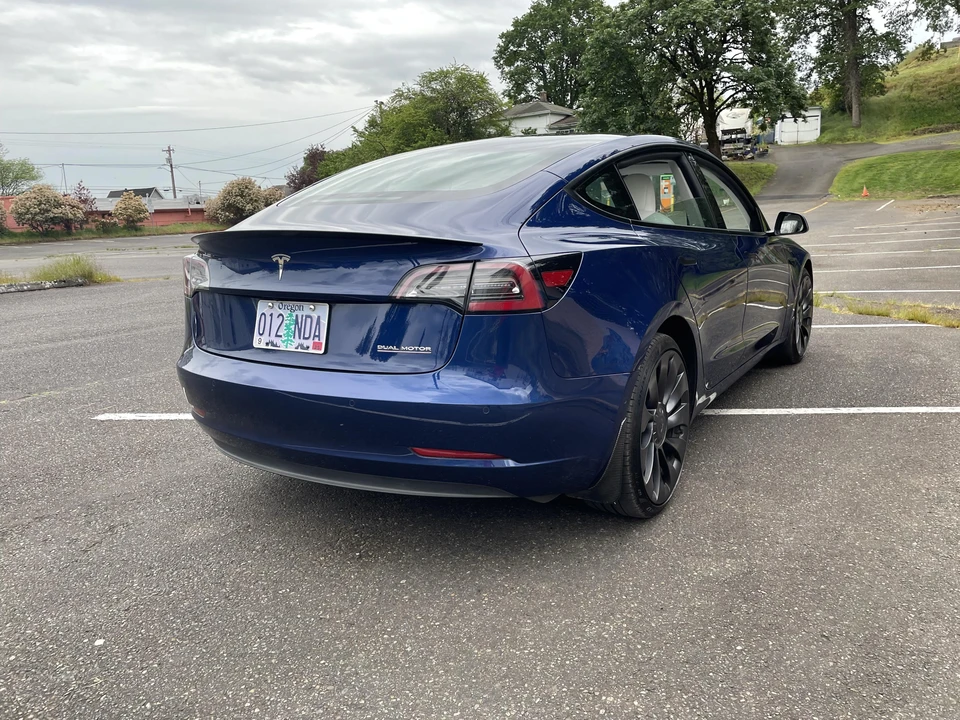 2021 Tesla Model 3 Performance - Image 18 of 31