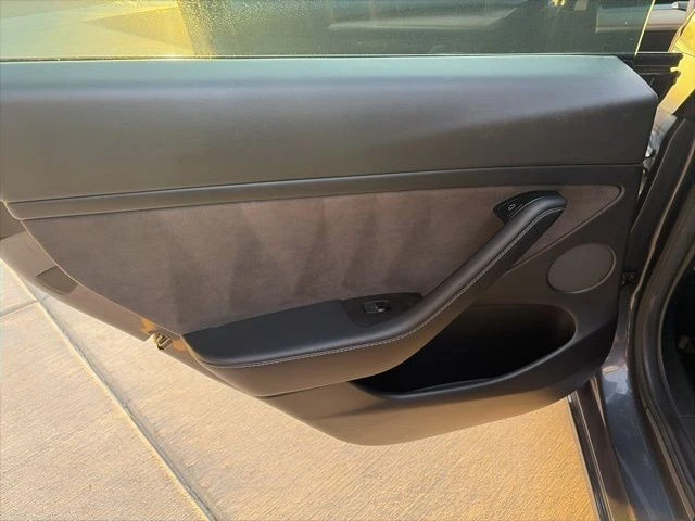 2021 Tesla Model 3 Performance - Image 14 of 21