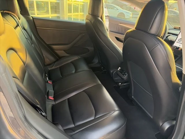 2021 Tesla Model 3 Performance - Image 20 of 21