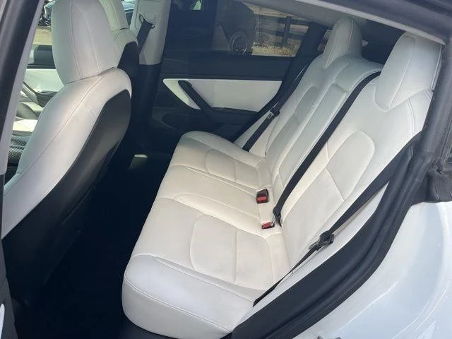 2021 Tesla Model 3 Performance - Image 16 of 21