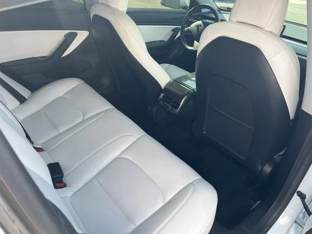 2021 Tesla Model 3 Performance - Image 19 of 21