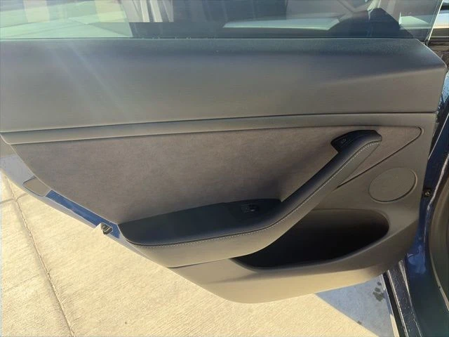 2021 Tesla Model 3 Performance - Image 14 of 21