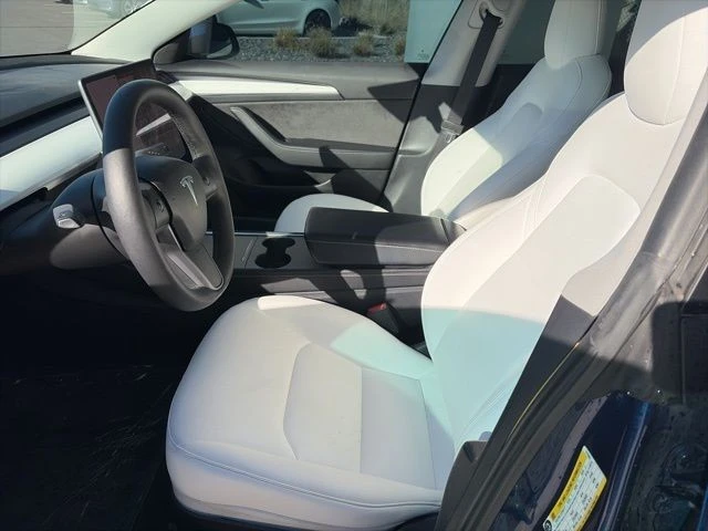 2021 Tesla Model 3 Performance - Image 13 of 21
